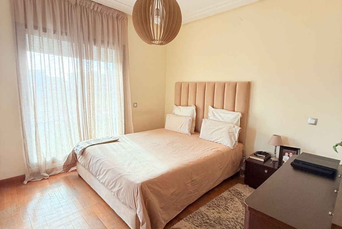 15e8b8bd D909 4315 Ae00 C84c01e552bc