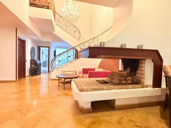 5c5044e4 010b 43bf Bb02 0624dba1a267