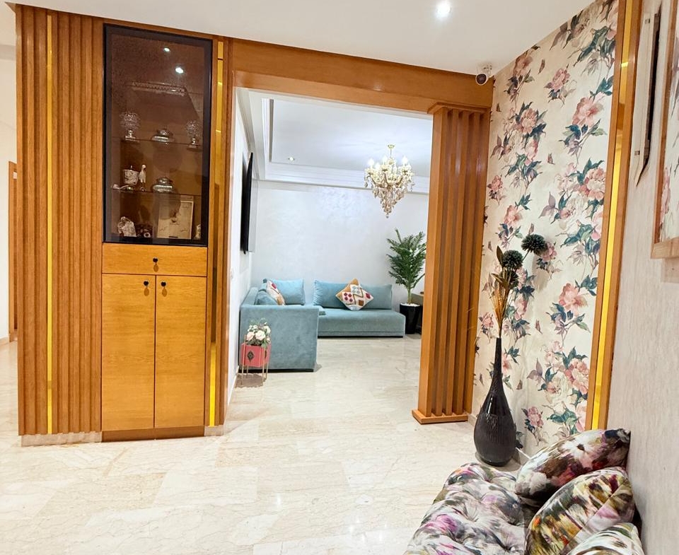 04bbb0f5 64c8 430b B3f9 5ab3aa8d7564