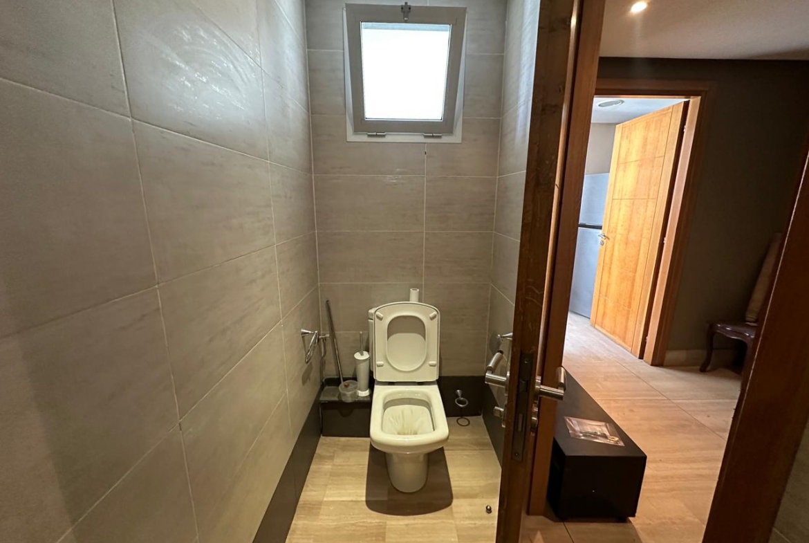 Whatsapp I 2025 12 10 At 21.24.30