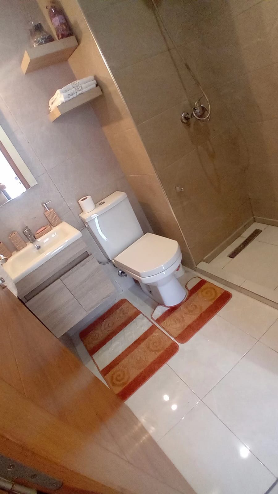 16f353de B364 4b26 B1dd 946105174c42