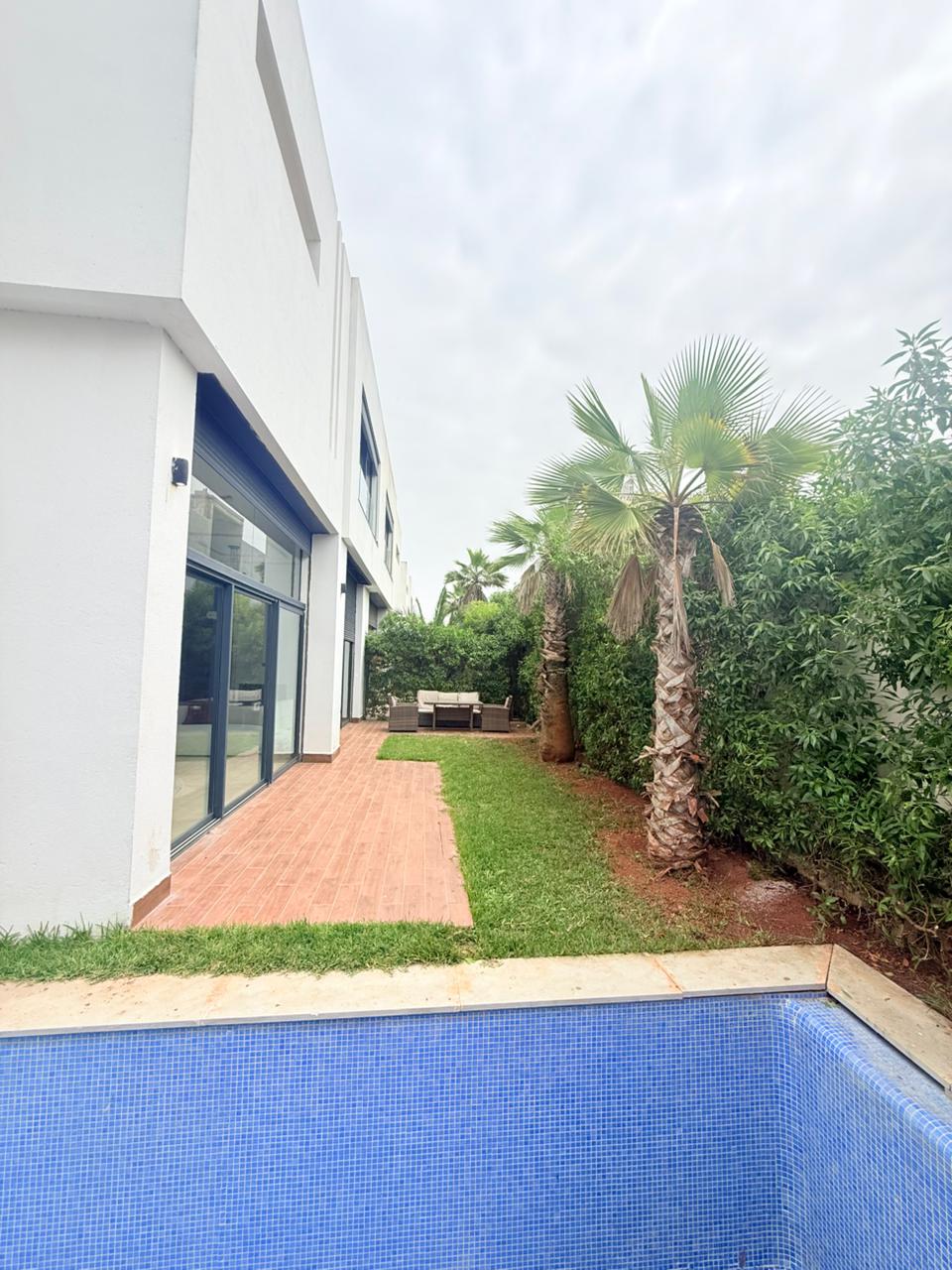 4cc1dc41 5068 42de 8d80 425da291e57c