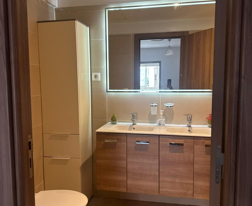 6cfee902 B16c 40c9 8173 2d749545910e