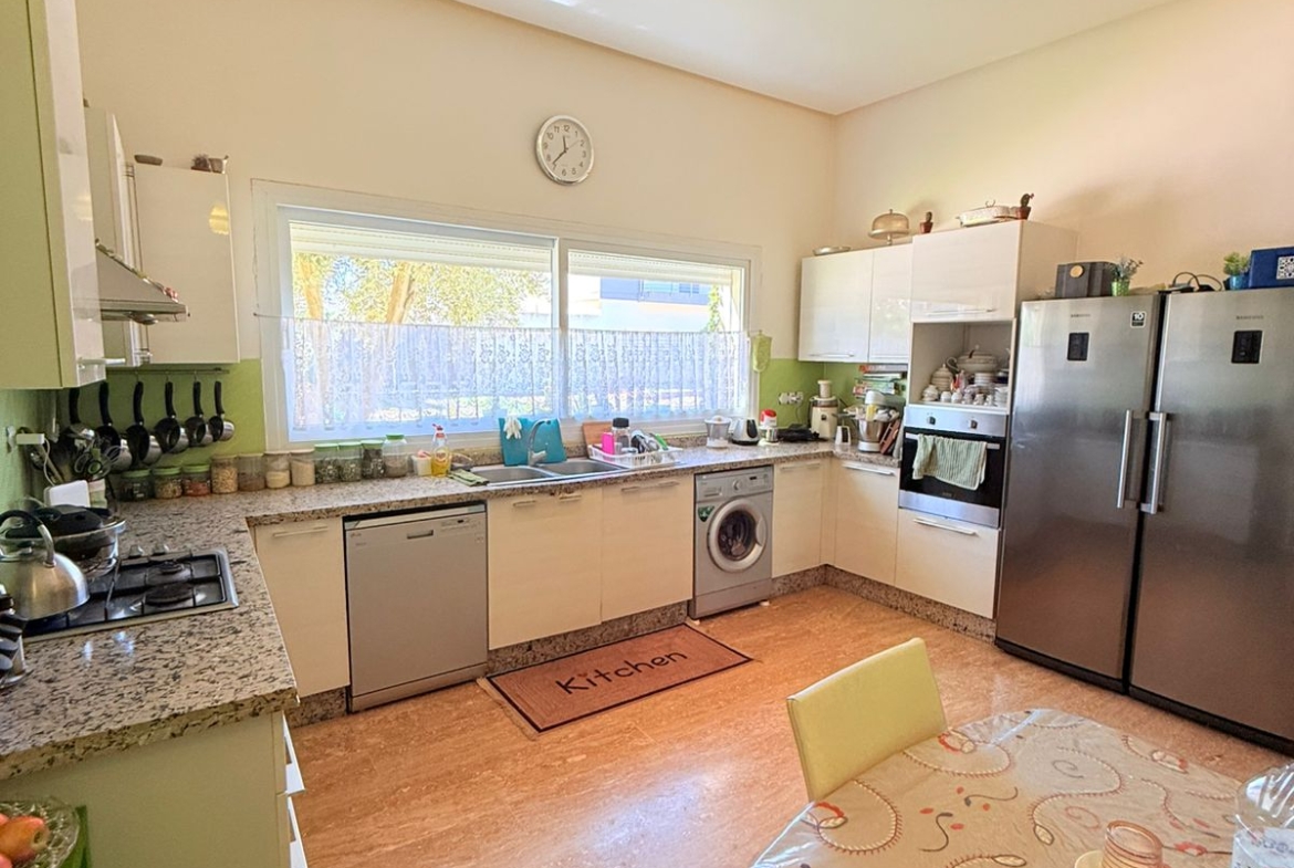 80be658a 0e4b 4696 B1f6 8f7babd12b71