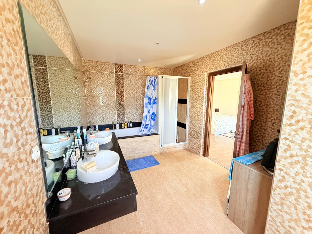 81efed7a 2d30 4d0d B232 C4cb5f4d3353