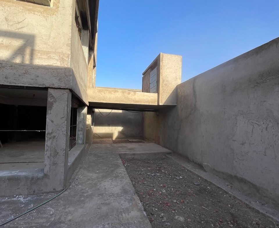 8ac677be 98a3 4166 988b F93deca50ac1