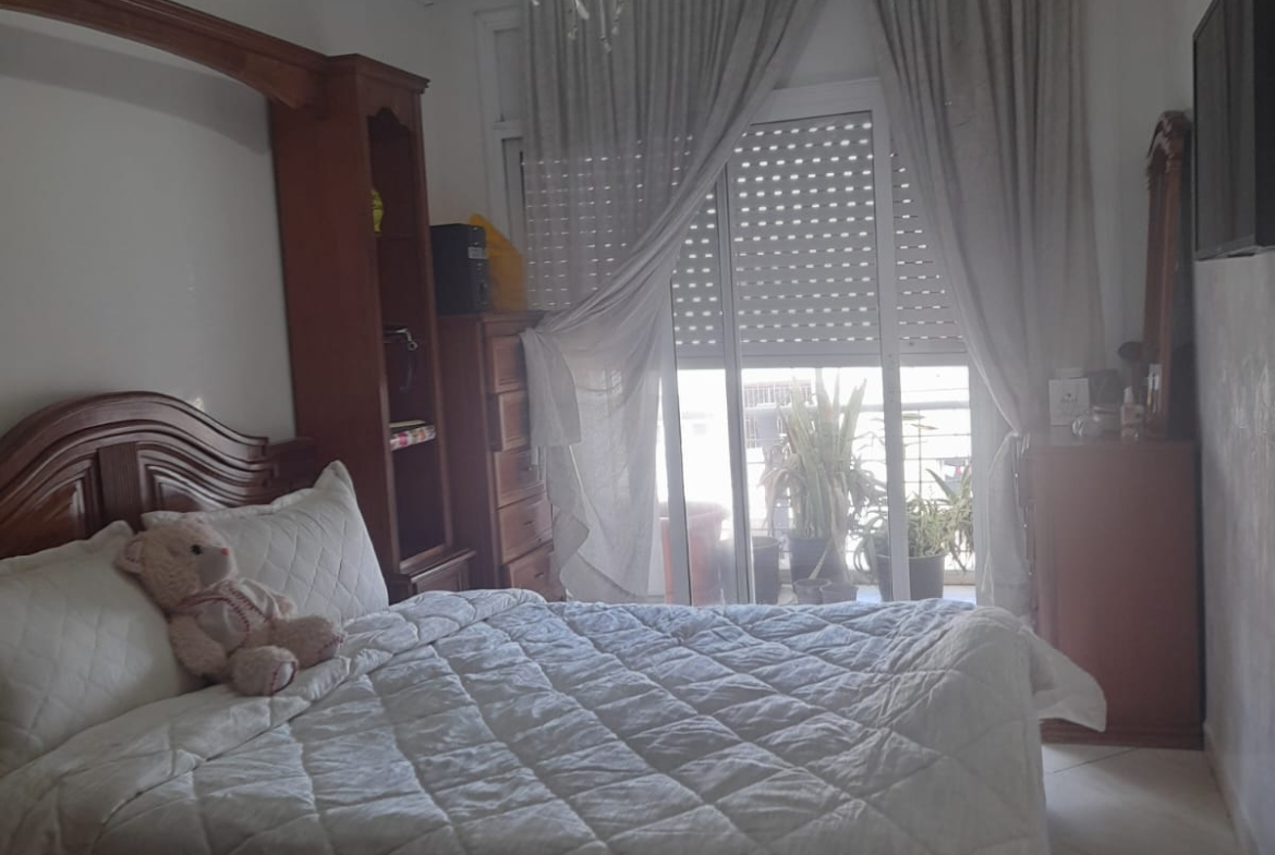 Df8bfe0c 1de6 40b2 A252 9e1547fe7692